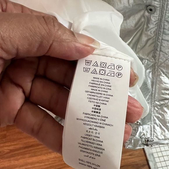 SILVER METALLIC WINTER COAT BY MICHAEL KORS… SIZE LARGE… NEW WITH TAGS. - Picture 9 of 16